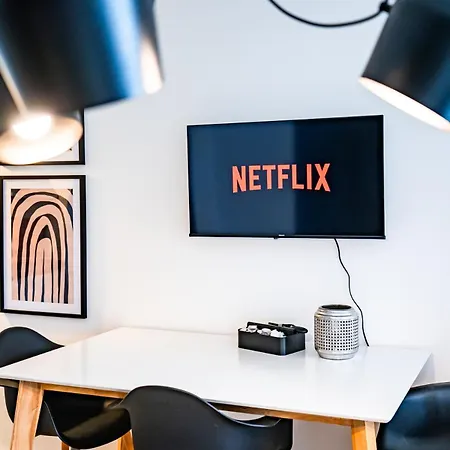 Appartamento 1 Bedroom Apartment - Zentral - Business - Wifi - Kueche - Netflix - Parkhaus *