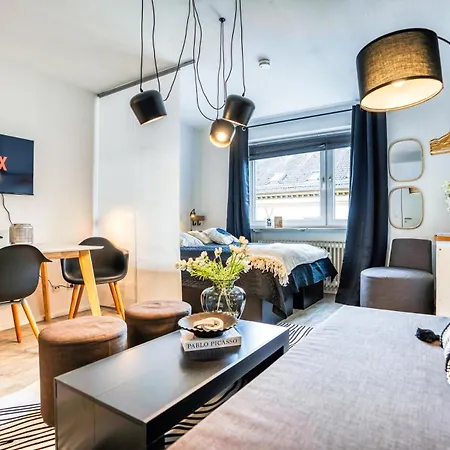 Appartamento 1 Bedroom Apartment - Zentral - Business - Wifi - Kueche - Netflix - Parkhaus