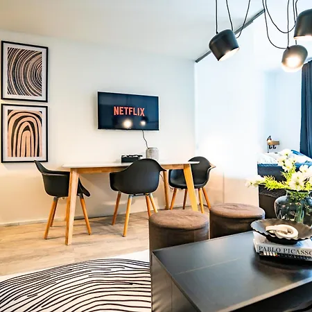 1 Bedroom Apartment - Zentral - Business - Wifi - Kueche - Netflix - Parkhaus Apartment Wiesbaden